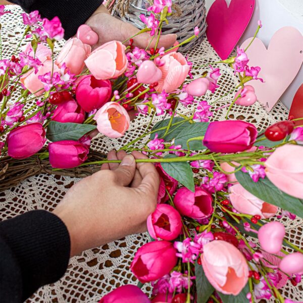 J'FLORU 22 Inch Valentines Day Wreath Pink Valentine's Day Wreaths for Front Door Tulip Wreath with Red Hearts and Berries for Valentine Wedding Anniversary Candlelight Dinner